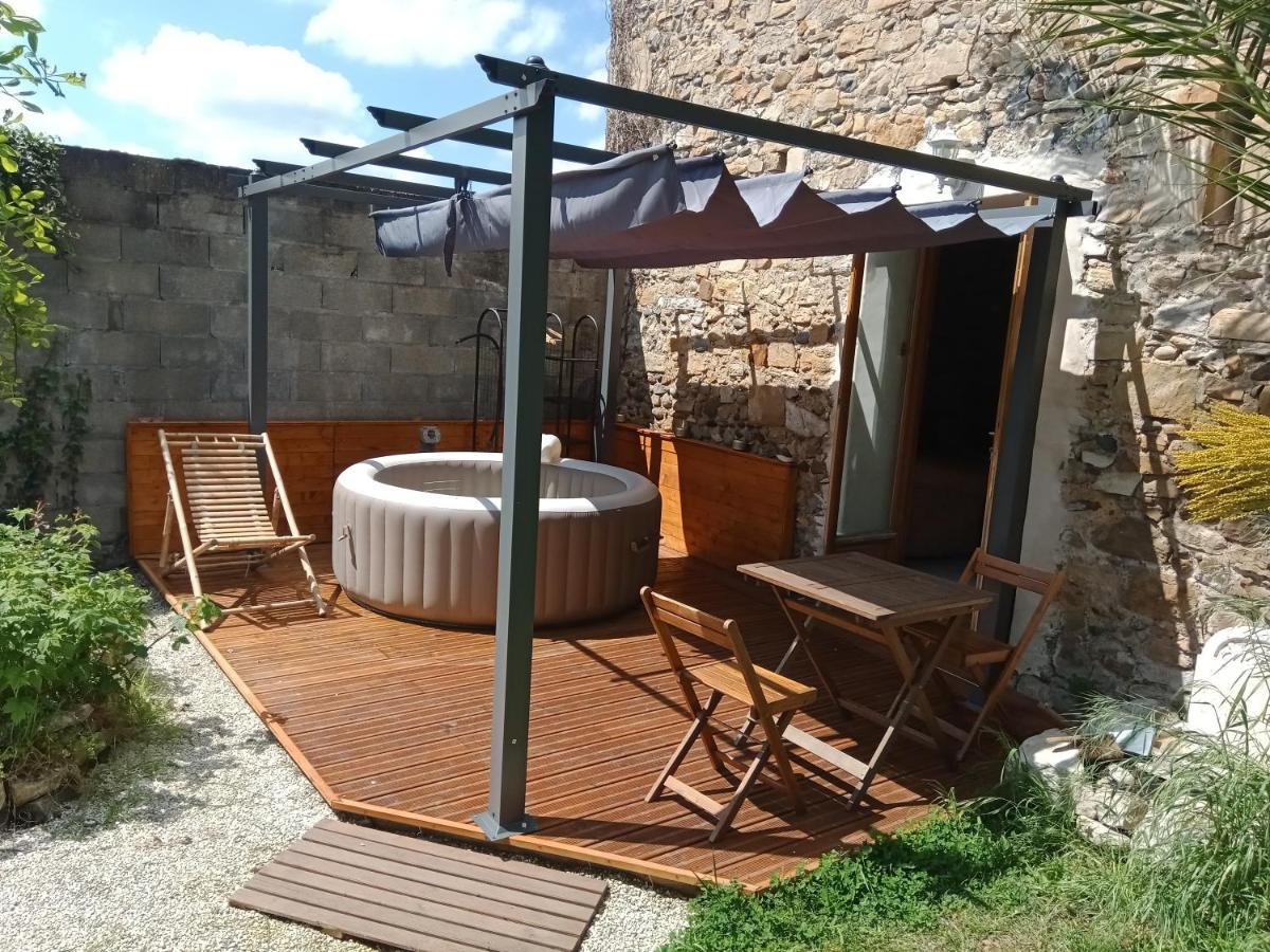 Gite de 6 à 14 pers avec Piscine-Jacuzzi- Salle des fêtes Bastanes Exterior foto