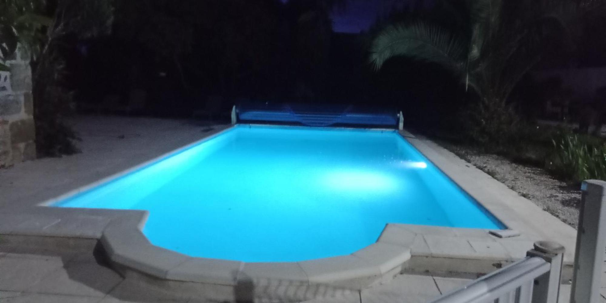 Gite de 6 à 14 pers avec Piscine-Jacuzzi- Salle des fêtes Bastanes Exterior foto